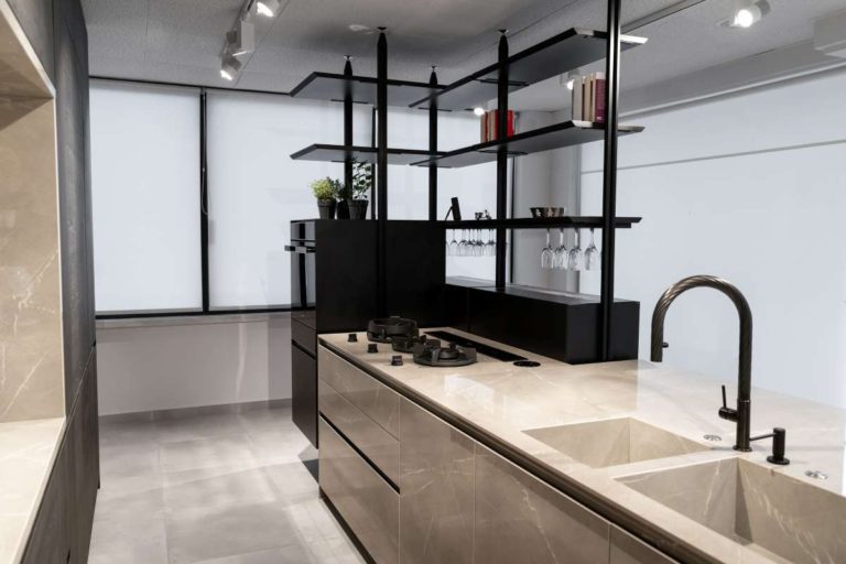 Πάγκος με νεροχύτη και ράφια από κεραμική επιφάνεια LEVEL Tortora Tofu