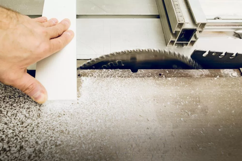 Φρέζα που κόβει Corian® με ακρίβεια