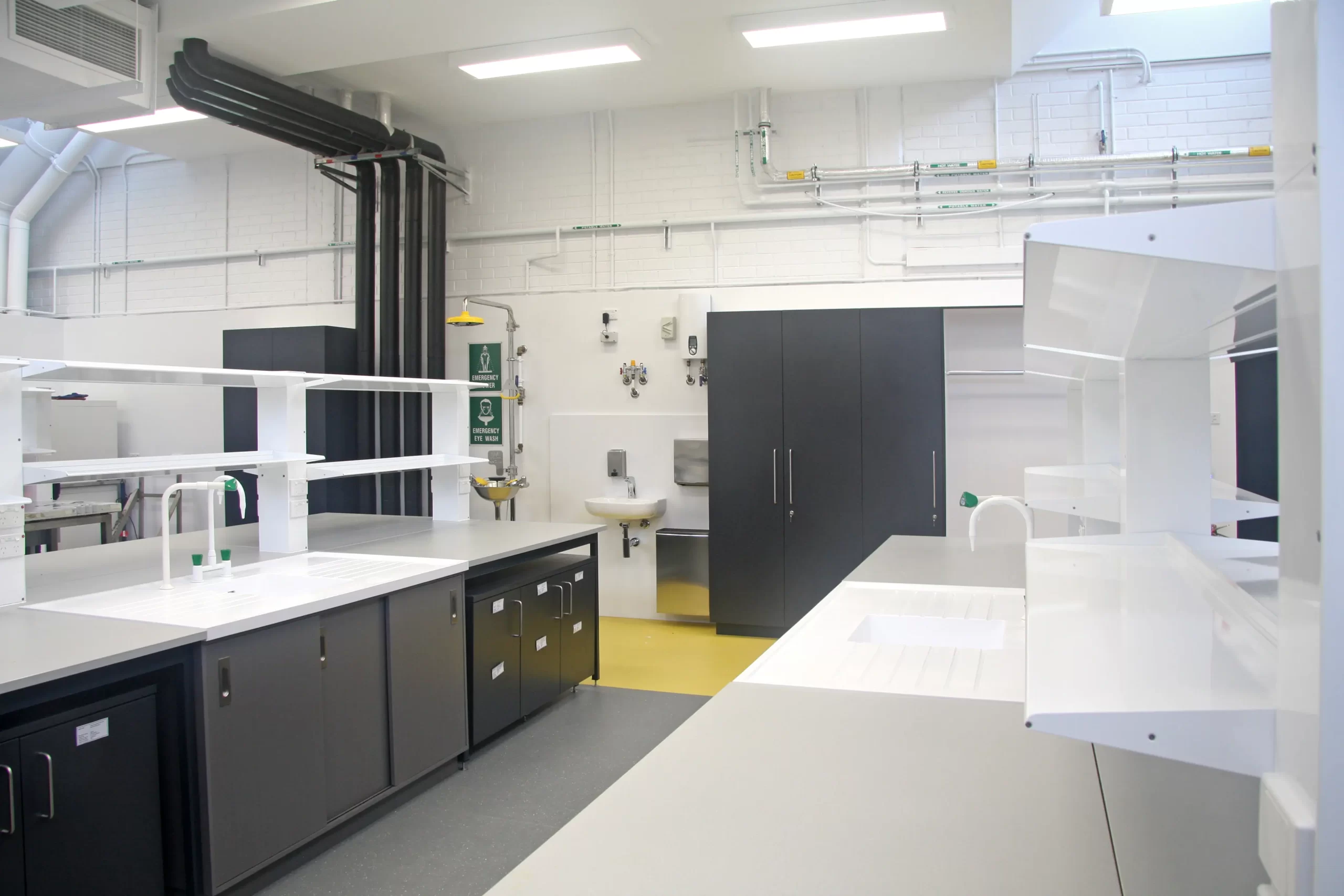 Κάτοψη ερευνητικών εργαστηρίων με επιφάνειες Corian® στο Curtin University